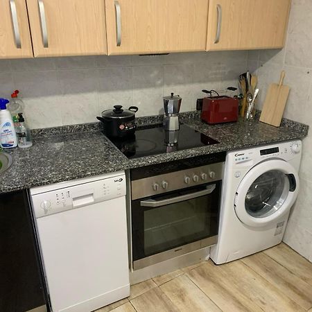 Apartamento Completo Para 8 Personas A 5 Minutos Del Aeropuerto E Ifema Lägenhet Madrid Exteriör bild