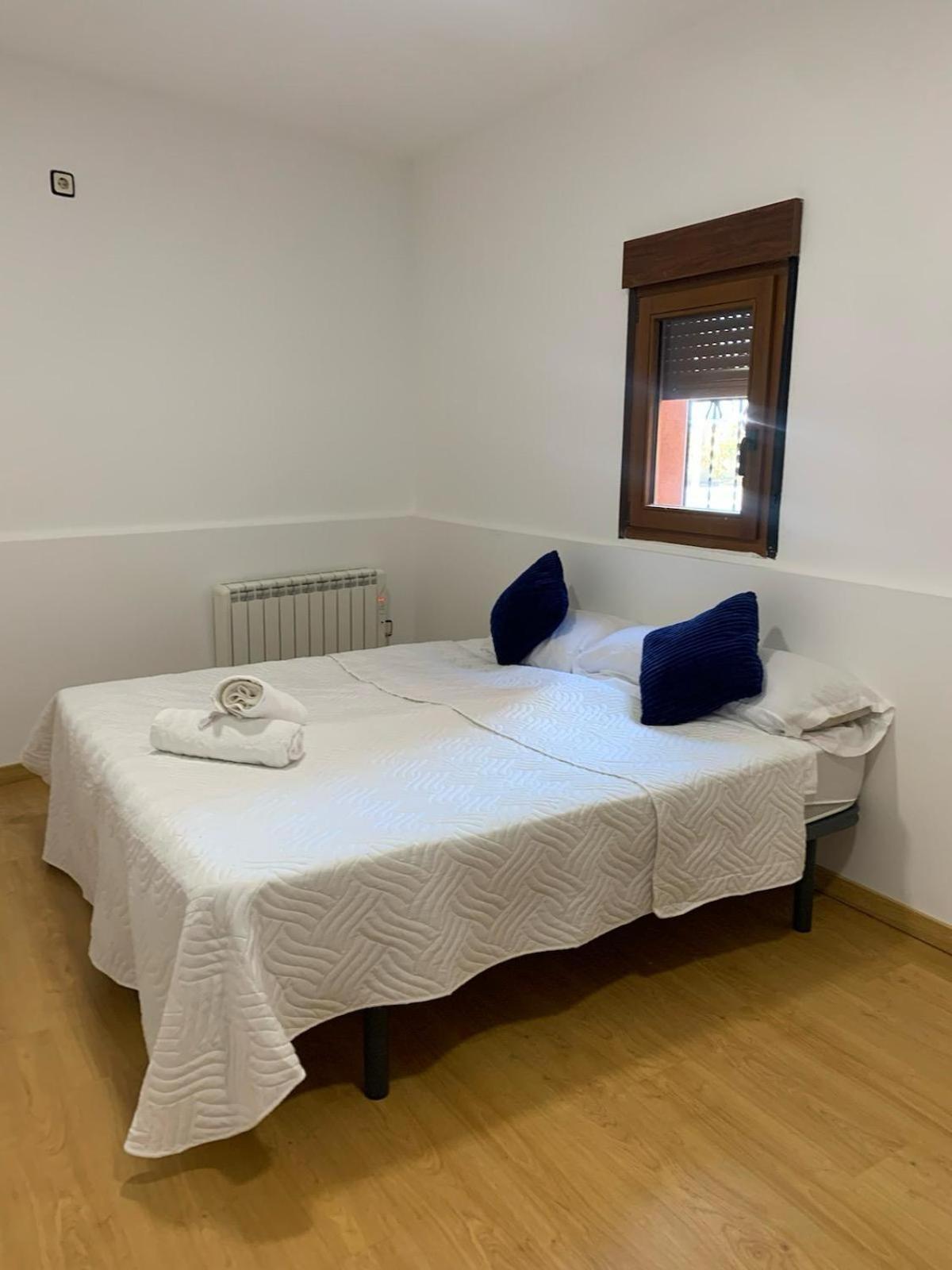Apartamento Completo Para 8 Personas A 5 Minutos Del Aeropuerto E Ifema Lägenhet Madrid Exteriör bild