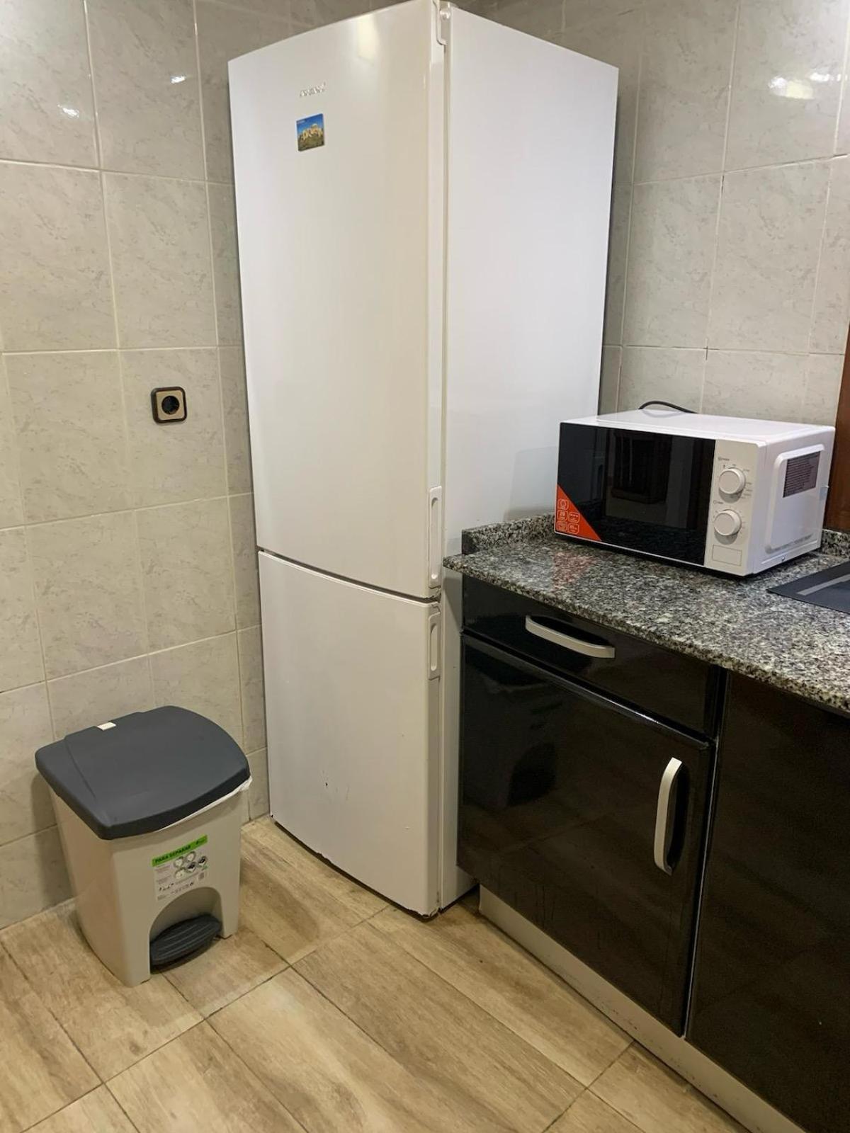 Apartamento Completo Para 8 Personas A 5 Minutos Del Aeropuerto E Ifema Lägenhet Madrid Exteriör bild