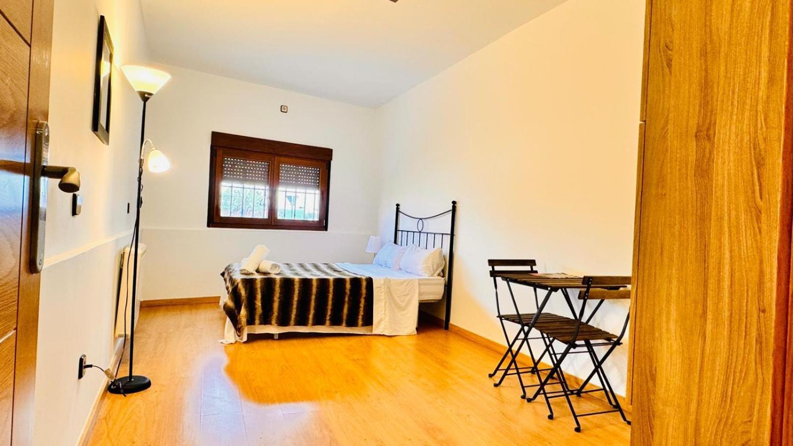Apartamento Completo Para 8 Personas A 5 Minutos Del Aeropuerto E Ifema Lägenhet Madrid Exteriör bild
