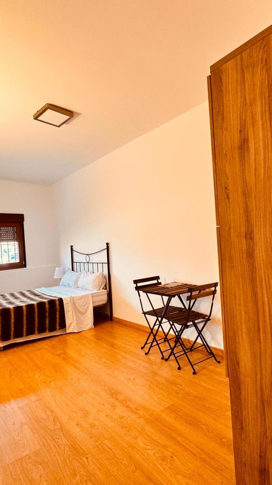 Apartamento Completo Para 8 Personas A 5 Minutos Del Aeropuerto E Ifema Lägenhet Madrid Exteriör bild